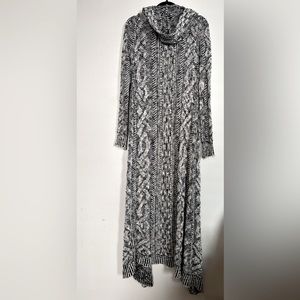 Kendall and Kylie brand, black and white, sweater duster. M/L fit.